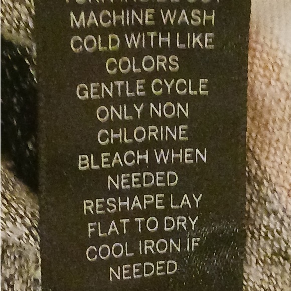 ♡DB Sunday Hooded Sweatshirt♡ - Picture 6 of 8